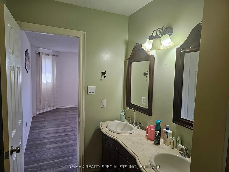 283 Delancey Blvd — Photo 35