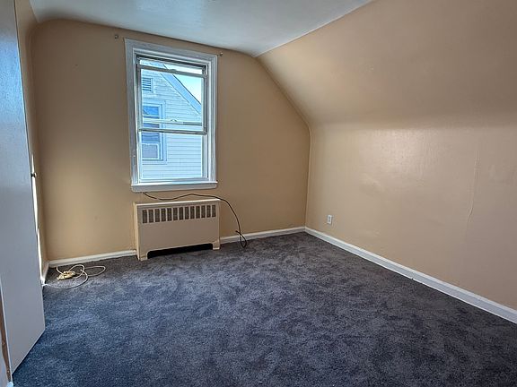 3rd image of 11943 218th St Floor 2