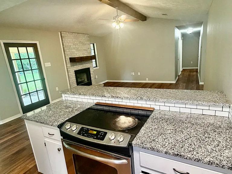 18 Bridgestone Dr — Photo 5