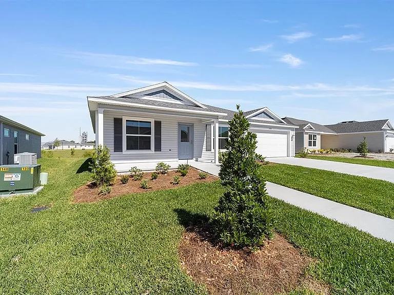2421 Hobkirk Loop — Photo 4