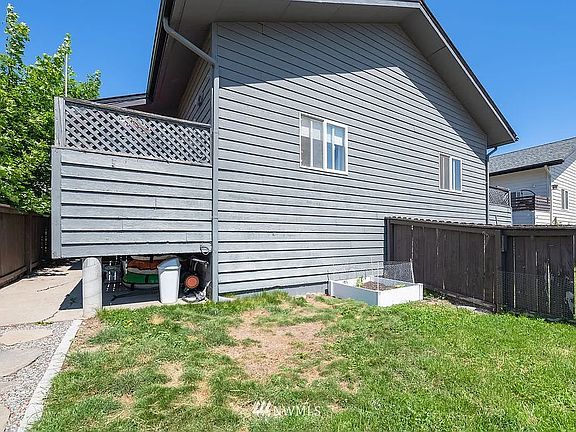 back of house (Fence to be replaced)