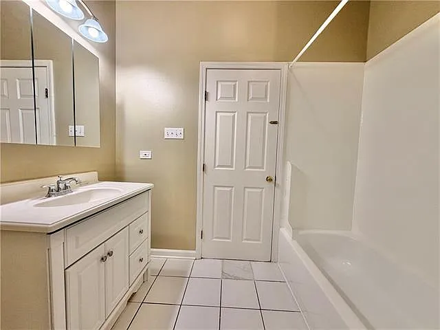 324 S Pierce St — Photo 25