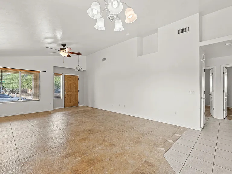 6673 E Cooperstown Dr — Photo 5