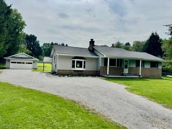 5326 Pioneer Trl, Mantua, OH 44255