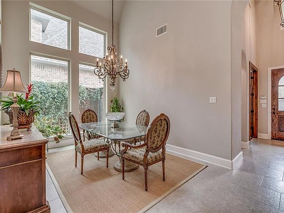 5th image of 657 Clearwater Dr