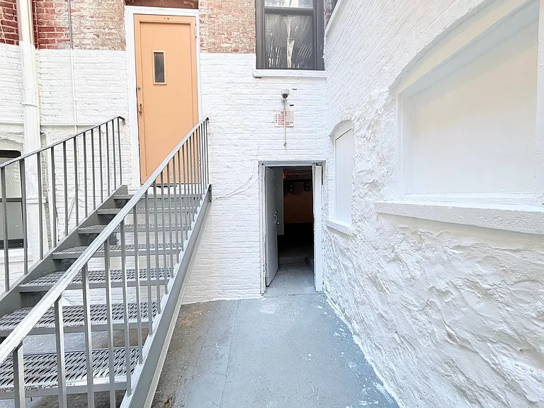 112 Glenwood Ave #B2E — Photo 8