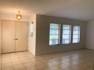 2385 Buckskin Dr, Englewood, FL 34223
