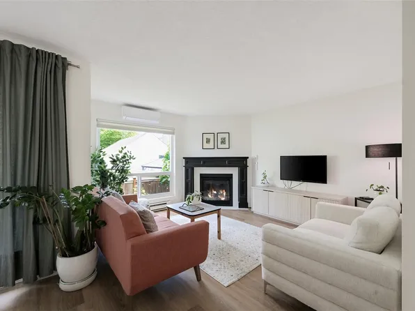 947 Caledonia Ave #7, Victoria, BC V8T 1E7