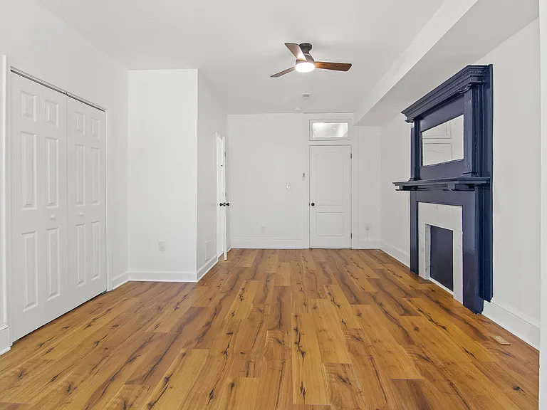 813 Whitelock St — Photo 12