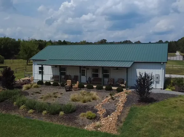 201 Whitfield Ave, Mountain View, AR 72560