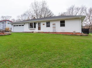 433 Orion Rd, Batavia, IL 60510