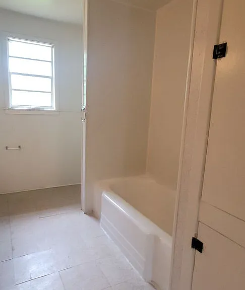 3323 1/2 Darien St #B — Photo 10