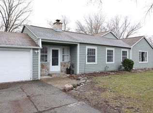 17515 W Elmwood Rd, New Berlin, WI 53146