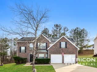 6884 Wildboar Dr, Fairburn, GA 30213