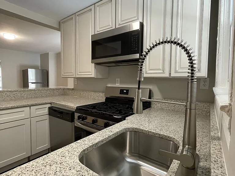 2644 W Lafayette Ave — Photo 43