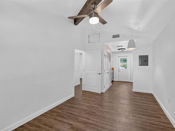 5th image of 2707 NW 4TH AVENUE