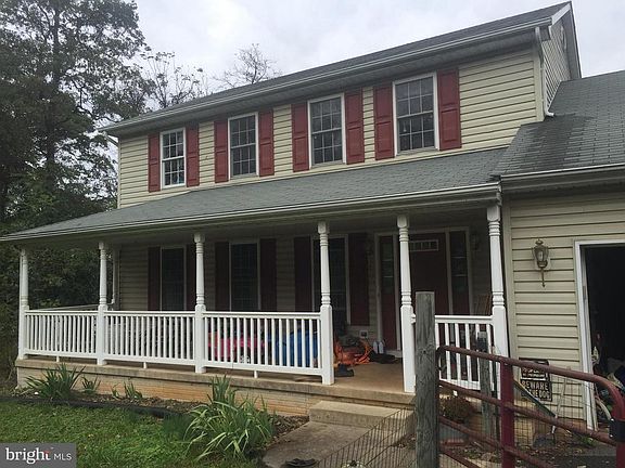 Exterior (Front) from the driveway