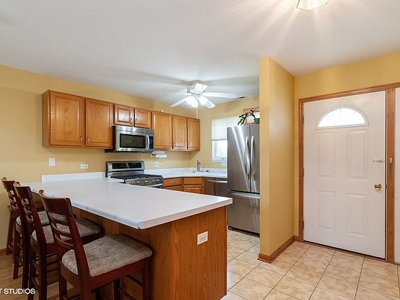 3rd image of 39531 N Bishop Ct APT 2