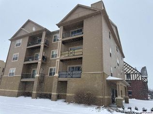 224 N 49th St APT 2B, Omaha, NE 68132