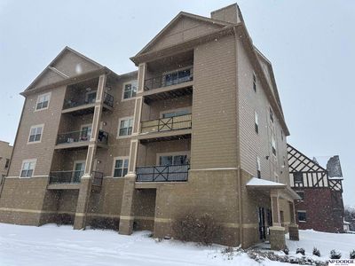 224 N 49th St APT 2B, Omaha, NE, 68132