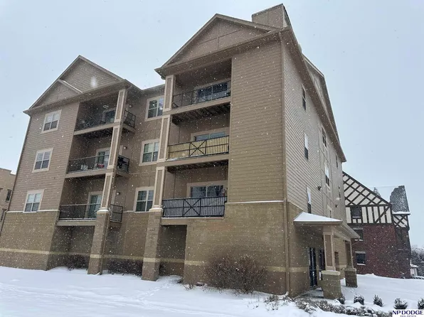 224 N 49th St APT 2B, Omaha, NE 68132
