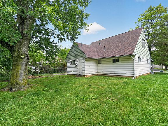 3rd image of 2277 Marcia Dr
