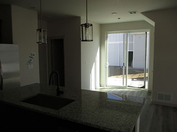 5th image of 1155 Summit Vista Dr
