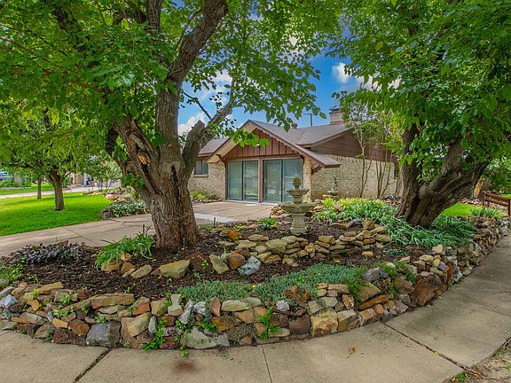 4th image of 3029 Esters Ct