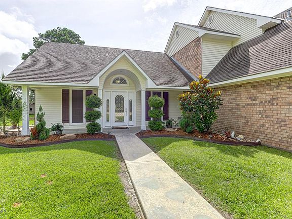 2nd image of 606 Kyle Landry Dr