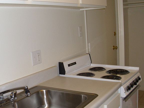5th image of 5751 Camellia Ave APT 217