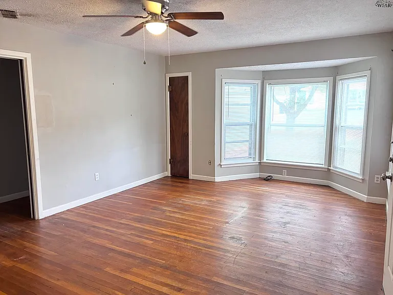 3214 Cheryl St — Photo 5