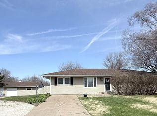 114 E Franklin St, Henderson, IL 61439