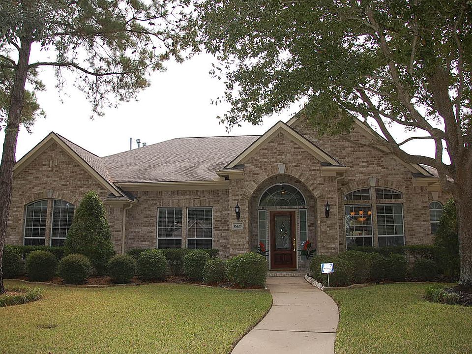 1st image of 16523 Willow Fairway Dr