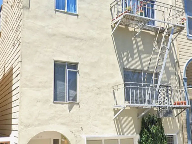2514 Clay St #6 — Photo 1