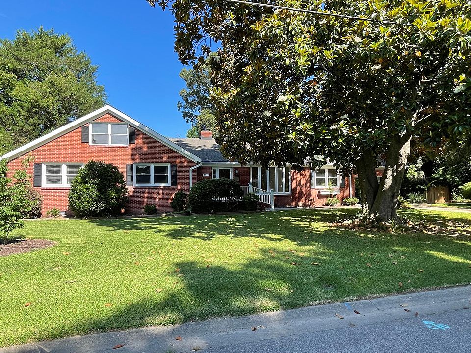 1st image of 3040 Edinburgh Dr
