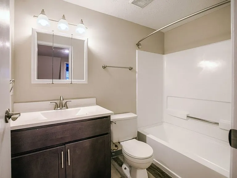 TOWNHOMES AT MCNAUGHTEN — Photo 25
