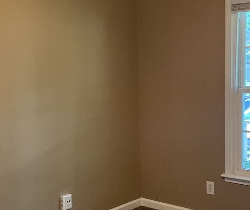 4th image of 624 Bay Ln