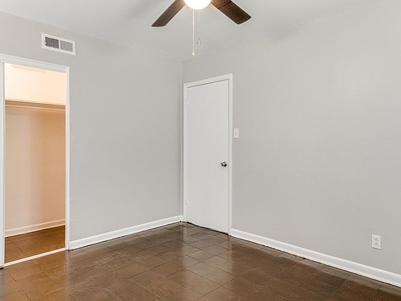4th image of 8806 Woodbrook Dr