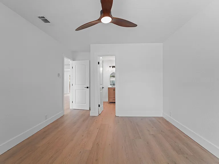 10746 Cotillion Dr — Photo 5
