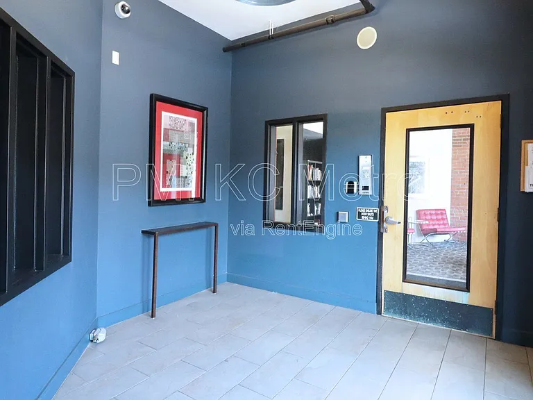 200 Main St #310 — Photo 18