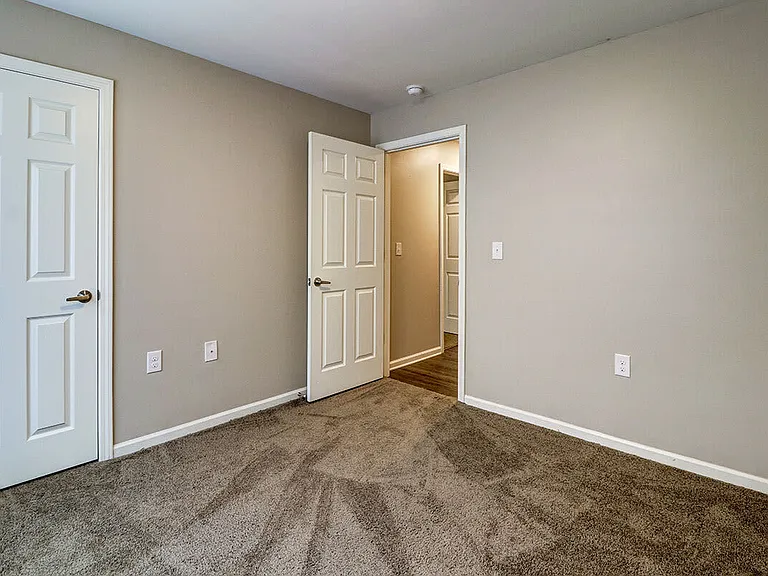 105 Beech St — Photo 23