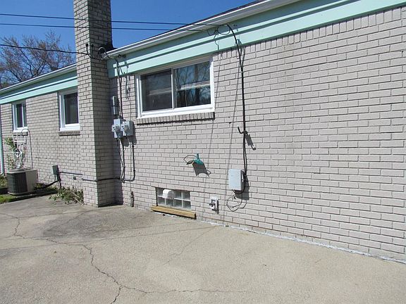 3rd image of 1015 Lori St