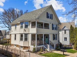 20 Summer St, Newport, RI 02840