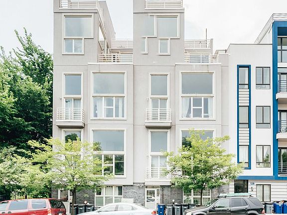 3rd image of 130 Scholes St APT 4B