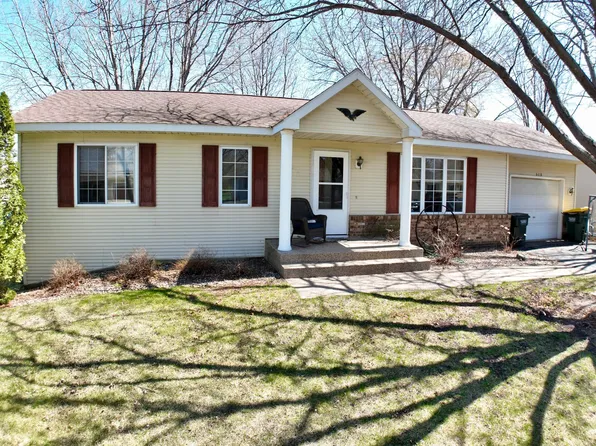 513 25th St SE, Willmar, MN 56201