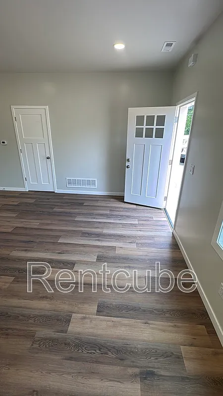 2 bed, 1.0 bath, 1152 sqft, $1,550 — Photo 3
