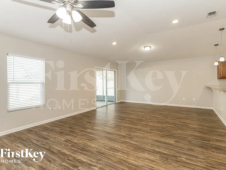1031 Lemon Drop Ln — Photo 2