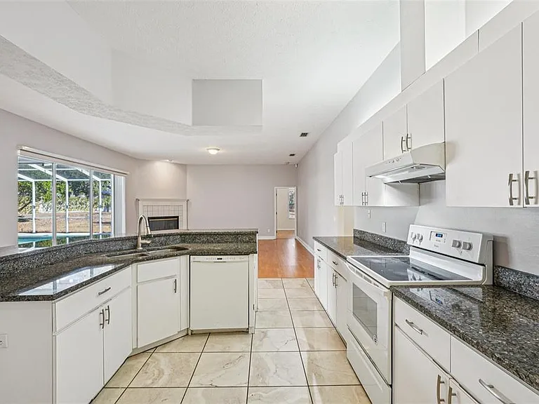 918 Academy Dr — Photo 32