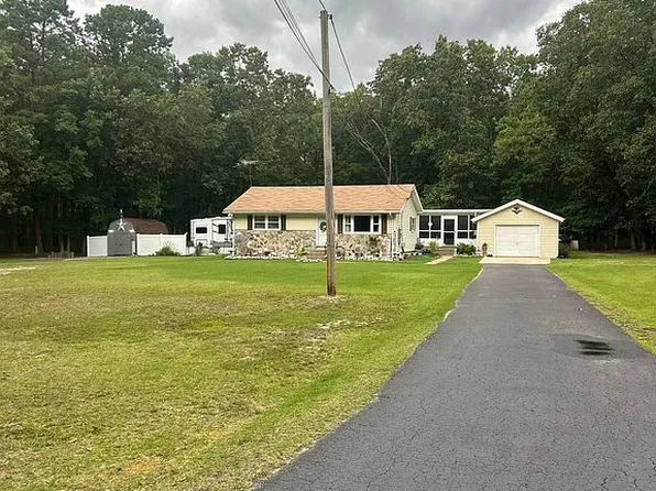 7406 3rd Ave, Mays Landing, NJ 08330