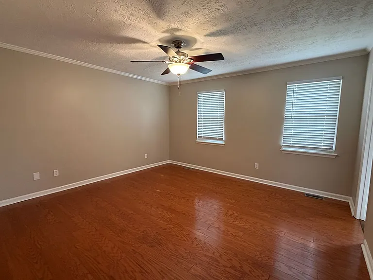 193 Amelia Dr W — Photo 24